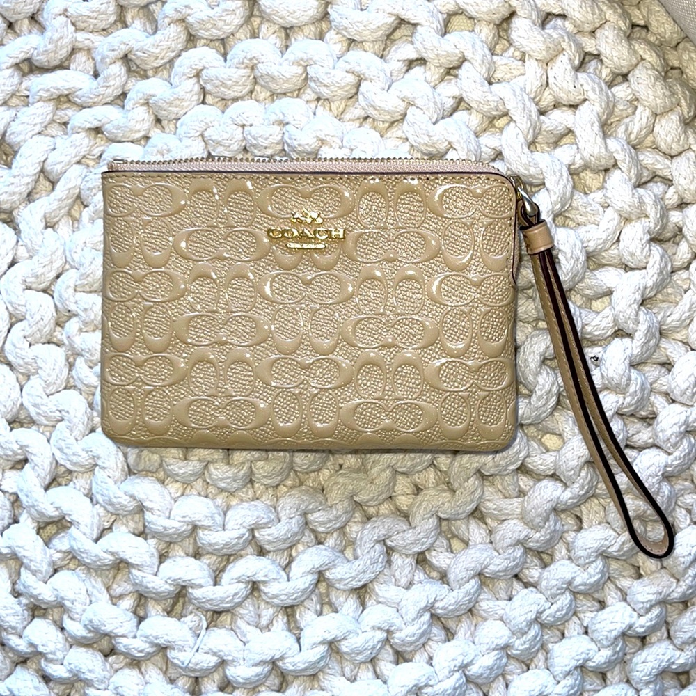 NWT COACH Wristlet Wallet